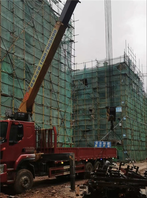 渑池县“慢工细活”—— 吊车的 “微动控制” 技术