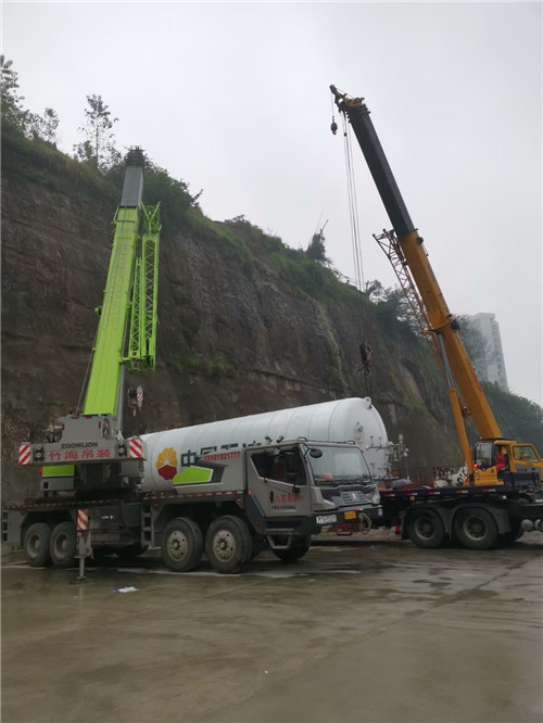 渑池县“不怕风雨冻”—— 吊车的 “恶劣环境适应” 技术